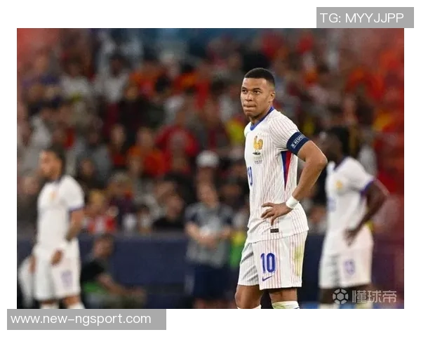 独立摄像机揭示姆巴佩场上言语抱怨对手拖延时间及补时不足问题